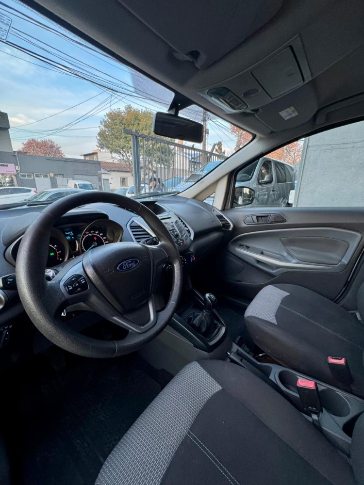Ford EcoSport SE — foto 11
